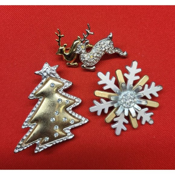 Christmas Pins/ Brooches Set of 3 Silver & Gold Reindeer, Snowflake & Christmas - Picture 4 of 10